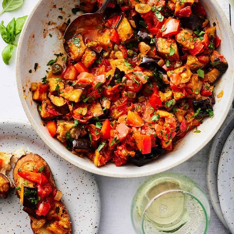 Ratatouille Recept, Eggplant Caponata Recipe, Caponata Recipe, Italian Appetizers Easy, Eggplant Recipes Easy, Eggplant Caponata, Ratatouille Recipe, Best Guacamole Recipe, Baked Eggplant