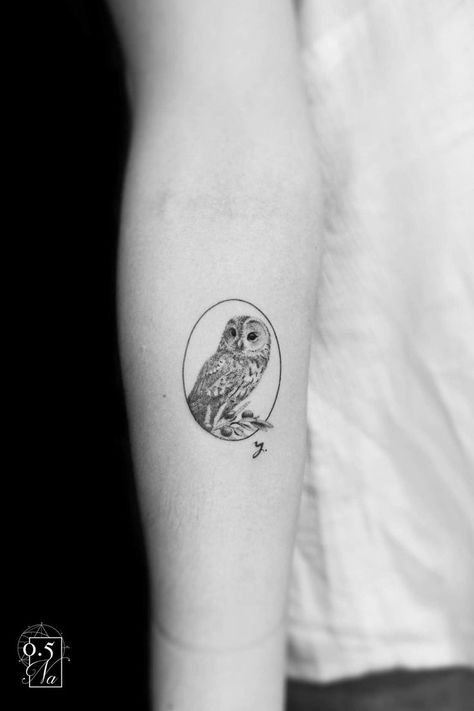 Fine Line Owl Tattoo Design, Dainty Owl Tattoo, Owl Tatoos Woman, Owl Ankle Tattoo, Owl Fine Line Tattoo, Simple Owl Tattoo Design, Small Owl Tattoos For Women, Fine Line Owl Tattoo, Tiny Owl Tattoo