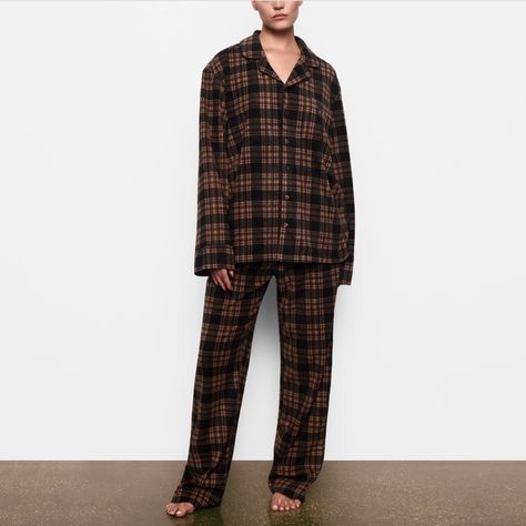 Kim Kardashian and Pete Davidson Wear Matching SKIMS Pajamas During Comedian's Birthday Celebration Skims Pajamas, Kim Kardashian And Pete Davidson, Pete Davidson, Plaid Pajama, Fleece Plaid, Comfortable Lounge, Women's Loungewear, Sleep Set, Brown Plaid