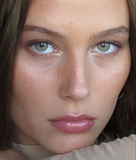 Enhance Green Eyes, Beachy Makeup, Kimberly Reed, Bug Eyes, Desired Face, Dewy Look, Photography Reference, No Makeup Makeup Look, Ideas De Maquillaje Natural