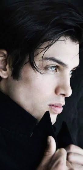 Beautiful Graves by L.J Shen Leo Mangieri, Black Hair And Blue Eyes, Black Hair Blue Eyes, Francisco Lachowski, Character Inspiration Male, The Dark Artifices, Jamie Campbell Bower, Man Character, Zac Efron