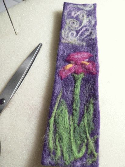 Felted Bookmarks, Festival Marketplace, Felted Painting, Felted Purse, Felt Yarn, Felt Bookmark, Wet Felting Projects, Felting Ideas, Felted Wool Crafts