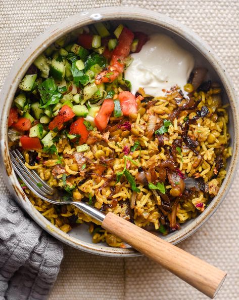 Lentils & Rice Pilaf with Caramelized Onions (Mujadara) | Nourish Deliciously Dinner With Veggies Ideas, Rice Dinners Vegetarian, Lentils With Rice, Lentils And Rice With Caramelized Onions, Healthy Rice Pilaf, Lentil Recipes Dinner, Lentil Rice Pilaf, Lentil Rice Salad, Lentils And Beans Recipes