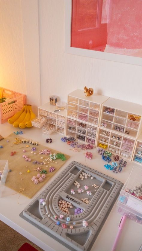 Jewelry Making Room, Jewelry Making Aesthetic, Jewelry Studio Organization, Diy Jewelry Display, Bead Organization, Bead Storage, Bead Charms Diy, Beads Bracelet Design, My Office