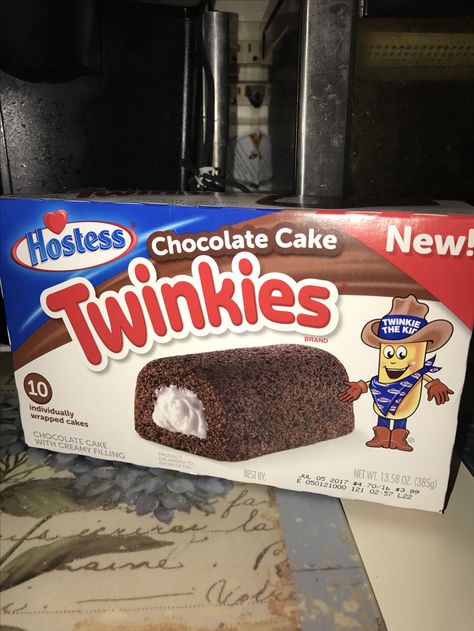 Twinkies Cake, Twinkie Cake, Hostess Snacks, Weird Snacks, Cake Wallpaper, Starbucks Coffee Drinks, Cake Fillings, Weird Food, Hot Meals