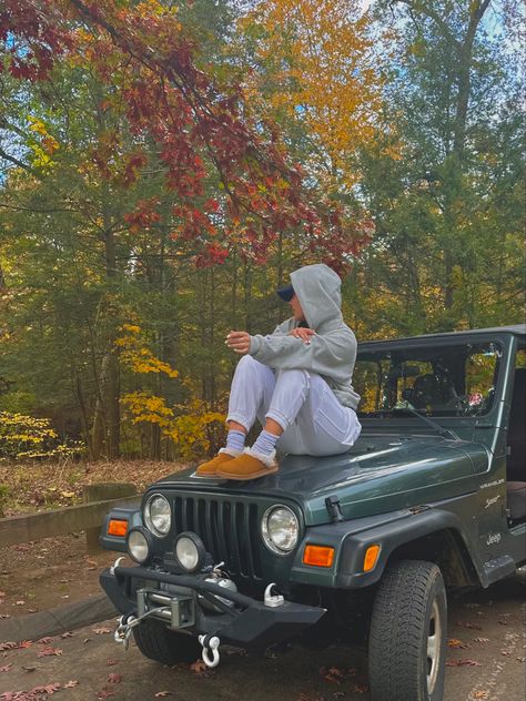 fall jeep wrangler 2002 cozy inspo autumn travel car Jeep Asthetic Picture, Autumn Travel, Green Jeep, Fall Pics, Colorado Fall, Car Poses, Travel Car, Fall Travel, Fall Pictures