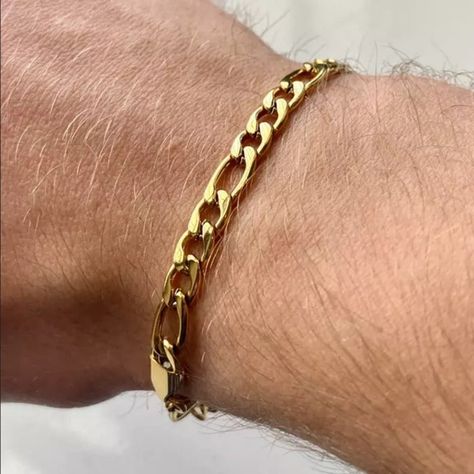 Brand New 18k Gold Men's Figaro Chain Bracelet Details: This Listing Is For A 7" (8" Is Available Upon Request - If You Are Unsure Of The Size You Need Send Me A Message And I Can Assist You) Width 5mm Genuine 18k Gold Plated Sterling Silver Retail Price $295 Buy With Confidence From A Trusted Seller With A 99%+ Feedback Rating! A0196 (Id-251) Mens Figaro Chain, Guys Jewelry, Figaro Chain Men, Guy Jewelry, Masculine Jewelry, Gold Figaro Chain, Mens Chain Bracelet, Stainless Bracelet, Mens Gold Jewelry