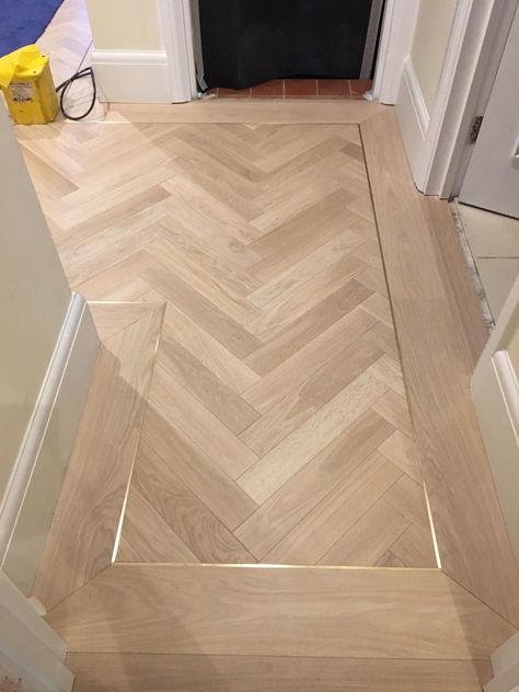 Herringbone Inlay Floor, Wood Herringbone Floor Bathroom, White Oak Chevron Floor, Mosaic Flooring Ideas, Chevron Hallway Floor, Parquet Wood Flooring, Wood Floor Patterns, Herringbone Wood Floor Bathroom, Wood Floor Designs Pattern