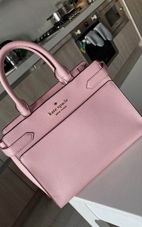 Kate Spade Medium Satchel, Kate Spade Staci Medium Satchel, Kate Spade Bag Aesthetic, Kate Spade Bag Outfit, Kate Spade Purse Outfit, Pink Purse Aesthetic, Pink Purse Outfit, Kate Spade Pink Bag, Kate Spade Aesthetic