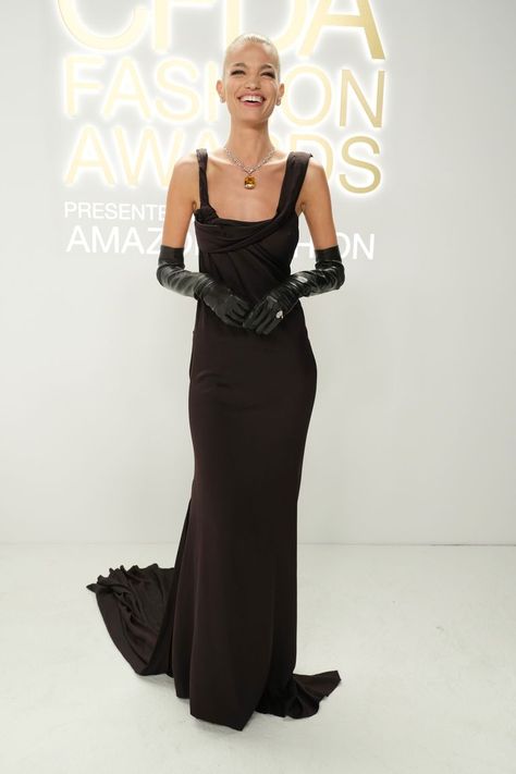 CFDA Awards 2022: Best Red Carpet Looks Cfda Fashion Awards, Cfda Awards, Best Red Carpet Looks, Red Carpet Look, Carpet Looks, Fashion Awards, The Oscars, Long Gloves, 2022 Fashion