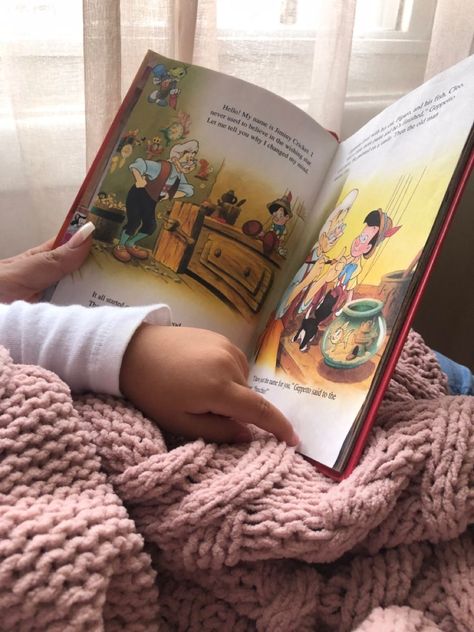 Babysitting Aesthetic Black, Mom Reading Book To Child, Future Baby Aesthetic, Child Development Aesthetic, Motherly Love Aesthetic, Mothering Aesthetic, Kids Books Aesthetic, Baby Mama Aesthetic, Nanny Aesthetic Job