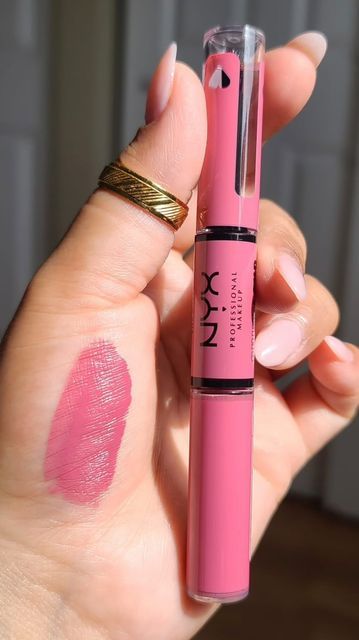 ‎Arma • ارما (مسلمة) | Chicago Creator 📍‎ on Instagram: "Shine Loud Vegan High Shine Long-Lasting Liquid Lipstick @nyxcosmetics Shade: Trophy Life (mauve pink) Zero Transfer ** This 2 step technology delivers comfortable 1 swipe bold color, with an ultra-glossy, non-sticky finish VEGAN : Infused with Vitamin E derivative & lip loving oils including macadamia seed oil, coriander fruit oil, jojoba seed oil, apricot kernel oil & passion fruit seed oil 👄 Do you like it?? I’ll take it Nyx Shine Loud, 2 Step, Apricot Kernel Oil, Mauve Pink, Do You Like It, Bold Color, Nyx Cosmetics, Passion Fruit, Liquid Lipstick