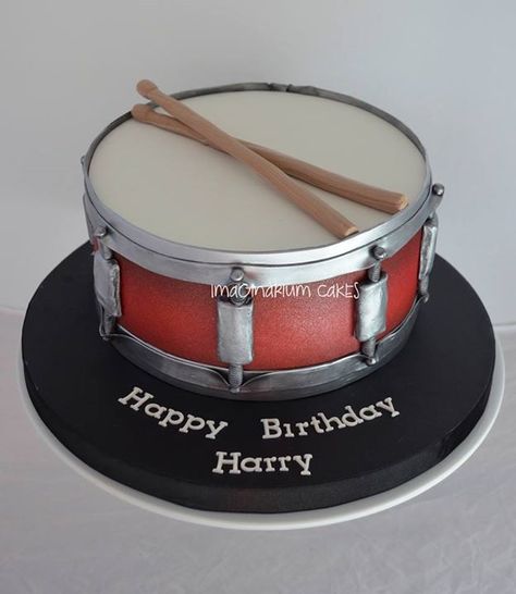 drum cake Drum Birthday Party, Drum Birthday Cakes, Music Themed Cakes, Music Cakes, Drum Cake, Music Cake, Rock Cake, Anniversaire Harry Potter, Birthday Cakes For Men