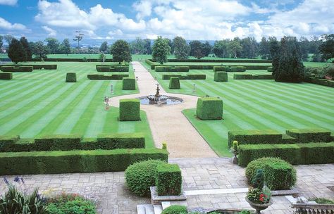 Stunning Gardens Eastwell Manor, Cottages Uk, Gardens Of The World, Luxury Cottage, Formal Garden, Formal Gardens, Stately Home, Luxury Spa, Terrace Garden