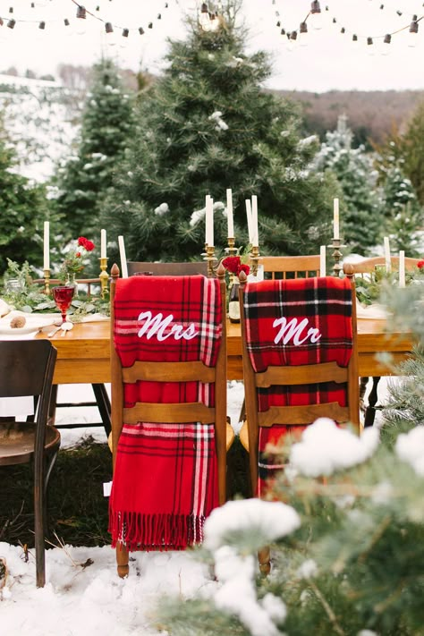 Christmas wedding ideas - photo by Alicia King Photography http://ruffledblog.com/christmas-tree-farm-wedding-inspiration-with-tradition Christmas Wedding Themes, Christmas Wedding Decorations, Winter Wedding Colors, Winter Wedding Decorations, Winter Wedding Inspiration, Winter Wonderland Wedding, Wedding Winter, Wonderland Wedding, Christmas Tree Farm