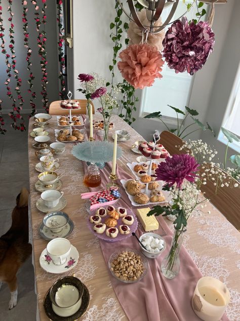 2023 Tea Party Outfit, Tea Party Outdoor Backyards, Cute Birthday Table Decor, Tea Party Birthday For Adults, Talking Tables Tea Party, Feminine Birthday Party Ideas, Tee Party Birthday, Girly 21st Party, Garden Party Galentines