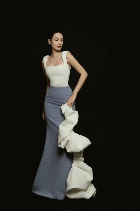 MEAN BLVD | Premium Fashion Platform of Top Vietnamese Designers Trumpet Silhouette, Breezy Style, Mean Blvd, Burlap Fabric, Floor Length Skirt, Elegant Skirt, Outfit Look, Glam Dresses, Fancy Outfits