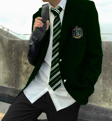 Slytherin Uniform Male Aesthetic, Male Slytherin Uniform, Male Hogwarts Uniform, Slytherin Uniform Boys, Male School Uniform Aesthetic, Slytherin Outfit Men, Hp Uniform, Harry Potter School Uniform, School Boy Aesthetic