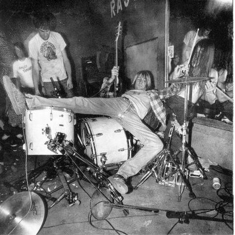 To stage dive into a drum kit. Nirvana, Kurt Cobain, Nirvana Kurt Cobain, Nirvana Kurt, I'm With The Band, Entertainment Music, Alternative Rock, Grunge Aesthetic, Music Bands