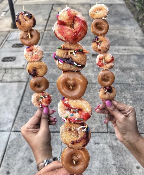 Donut Decor, Bubble Waffles, Fancy Donuts, Doughnut Shop, Mini Doughnuts, Donut Decorations, Bubble Waffle, Food Truck Business, Calorie Calculator