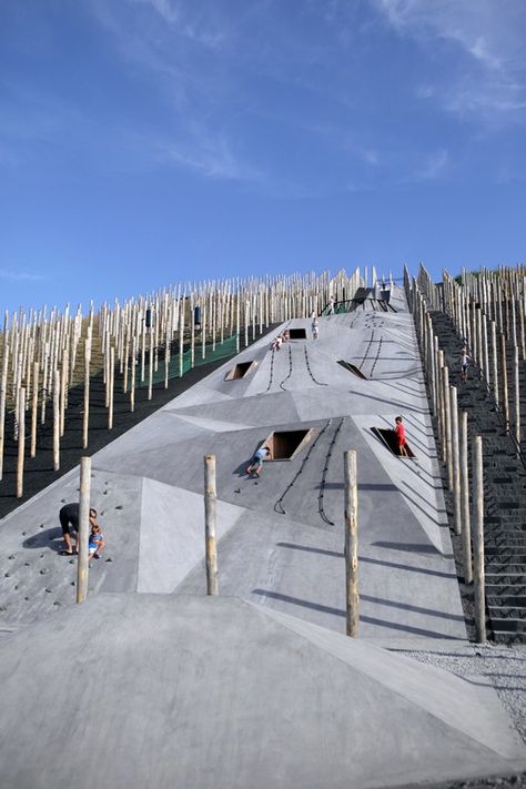 Play Landscape, Playgrounds Architecture, Villa Architecture, Urban Playground, Playground Design, Landscape Architecture Design, Landscaping Tips, Landscape Projects, Contemporary Landscape