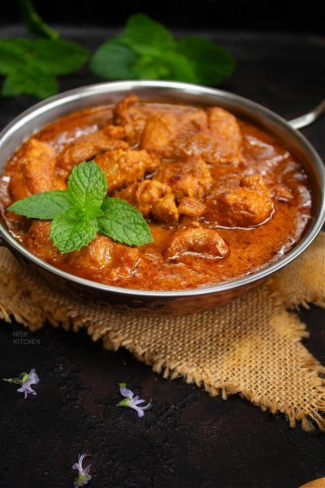 Shahi Chicken Korma | Creamy Chicken Korma | Video - NISH KITCHEN Chicken Shahi Korma Recipe, Korma Paste, Korma Sauce, Chicken Korma Recipe, Korma Recipe, Best Curry, Chicken Korma, Red Chili Powder, Curry Chicken Recipes