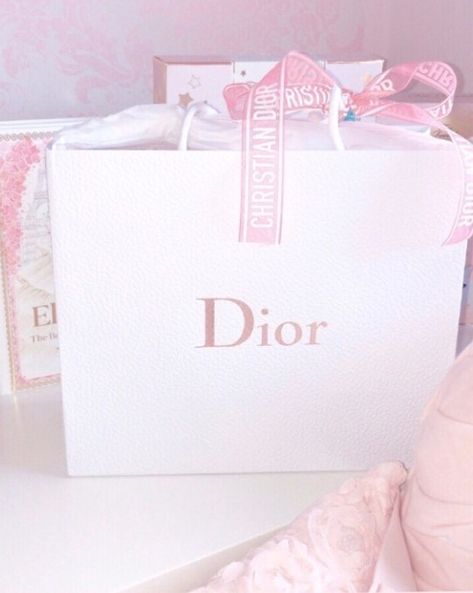 Pink Wallpaper Girly, I Believe In Pink, Luxury Purses, Pink Vibes, Miss Dior, Luxury Life, Pink Christmas, Study Motivation, Pink Wallpaper