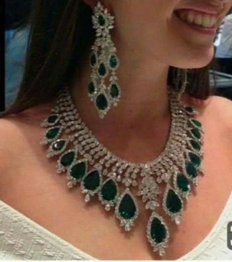 Bollywood Style White Gold Plated CZ Bridal Choker Necklace Earrings Green Set Luxury Dazzling Silver Kundan Necklace, Luxury Silver Jewelry With Stone Work, Jewellery Shops, Bijoux Art Nouveau, Diamond Choker Necklace, Western Necklaces, Bride Necklace, Diamond Girl, Diamond Necklace Set