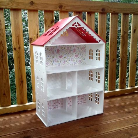 New Today -  10 Homemade Barbie Houses You Wish You Lived In metrogaragedoor.com Diy Wooden Dollhouse Plans, Homemade Barbie House, Origami Deco, Plywood House, Wooden Dollhouse Kits, Barbie Houses, Wood Dollhouse, Diy Barbie House, Castle Drawing