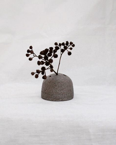 A few ceramic artists whose work I’m loving · Miss Moss Plant Vessels, Stone Plant, Pottery Pots, Miss Moss, Clay Vase, Small Sculptures, Mini Vase, Ceramics Ideas Pottery, Pottery Pieces