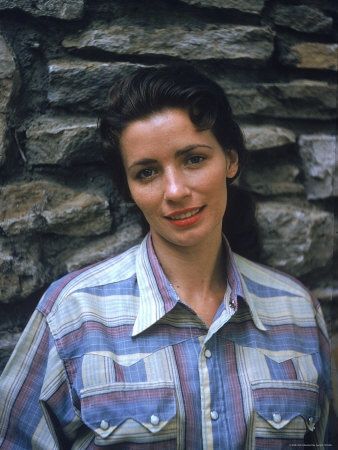 ladies of country music | Singer June Carter | LADIES OF COUNTRY MUSIC John Cash, Johnny Weissmuller, Johnny Cash June Carter, June Carter, June Carter Cash, Old Country Music, Johnny And June, Country Videos, Carter Family