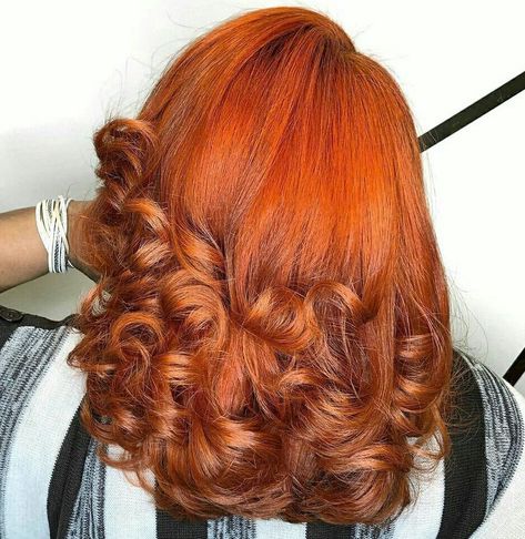 Burnt Orange Hair Color, Burnt Orange Hair, Colorful Wigs, Pressed Natural Hair, Hair Colorful, Silk Press Natural Hair, Hair Color Orange, Lace Fronts, Ginger Girls