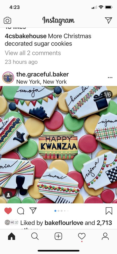 Kwanzaa Cookies, Decorating Inspiration, Kwanzaa, Sugar Cookies Decorated, Decorated Cookies, Christmas Inspiration, Gingerbread House, Cookie Decorating, Sugar Cookies