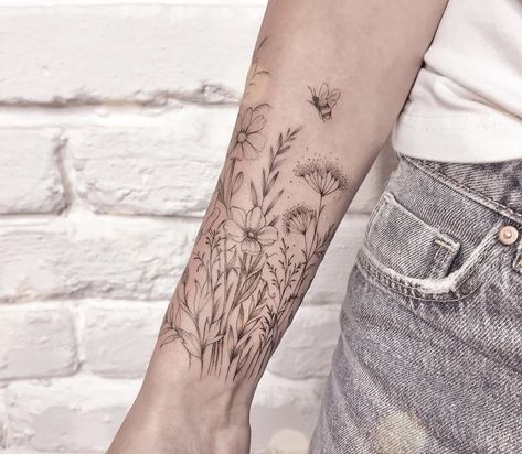 Rose And Honeysuckle Tattoo, Rose And Honeysuckle, Honeysuckle Tattoo, Natur Tattoo Arm, Nature Tattoo Sleeve, Wrap Tattoo, Bouquet Tattoo, Wildflower Tattoo, Flower Tattoo Arm