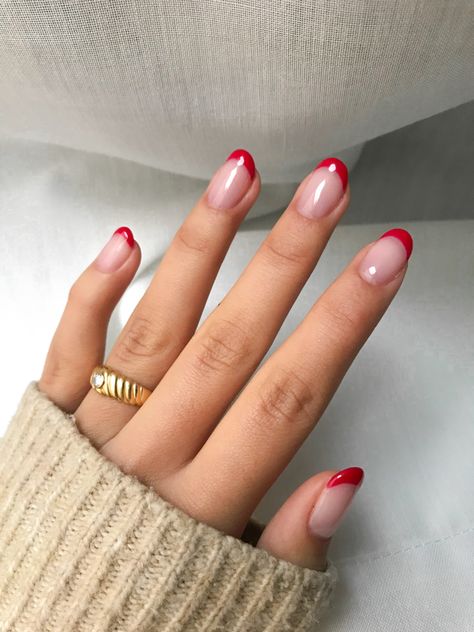 Nails red french manicure Christmas nails Natural Red French Tip Nails, Nail Ideas Red Tips, Christmas Nails 2023 Red French, Res French Tip Nails Short, Gel Nails Red Tips, Christmas Nails 2023 French, Natural Nails Manicure Christmas, Short Red Nails French Tip, Holiday Nails Tips