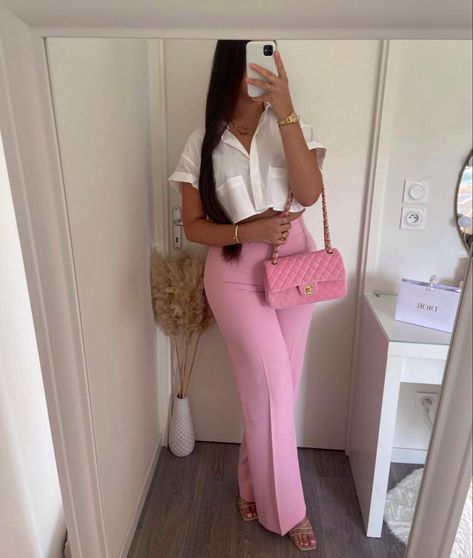 Mother's Day Outfits Black Women, Pink Dinner Outfit Classy, Grown Woman Style Classy, Classy Chic Spring Outfits, Church Outfit Pants Classy, Pink Baddie Outfits Night Out, Office Girly Aesthetic, Pink And Gold Outfit Women, Mother Day Outfit Ideas Black Women