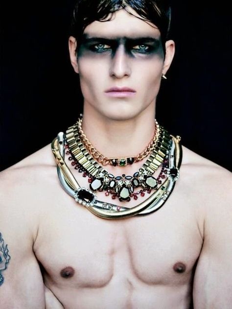 Black eye band Glam Rock Makeup Men, Fluidity Fashion, John Todd, Viking Makeup, Celestial Fairy, Futuristic Makeup, Egyptian Makeup, Make Up Gold, High Fashion Makeup