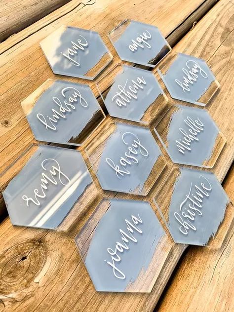 Loz Wedding, Acrylic Name Cards, Hexagon Place Cards, Debut Planning, Name Cards Wedding, Acrylic Hexagon, Acrylic Place Cards, Glowforge Ideas, Wedding Place Names