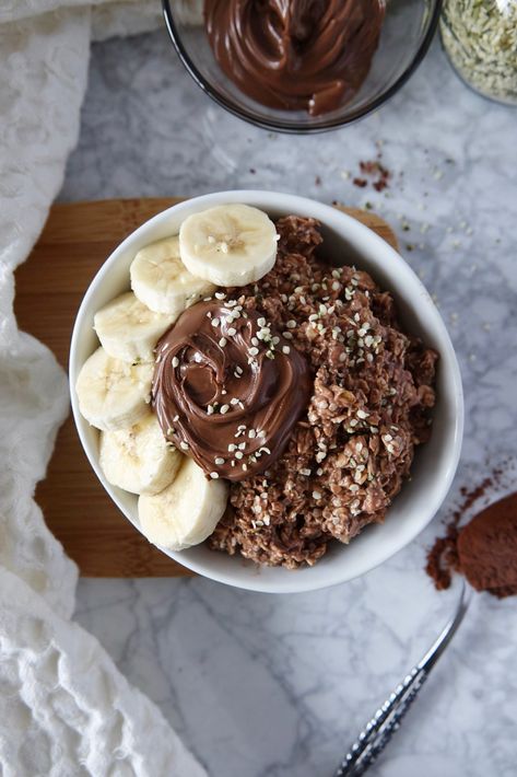 Chocolate Hazelnut Overnight Oats, Healthy Nutella Breakfast, Nutella Yogurt, Nutella Overnight Oats, Overnight Oats Greek Yogurt, Nutella Oatmeal, Mom Lunch, Nutella Breakfast, Oats For Breakfast