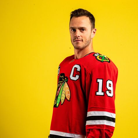 Jonathan Toews 2021 Season Jonathan Toews, Stanley Cup Champions, Team Canada, Nhl Players, Opening Night, Chicago Blackhawks, Team Usa, Hockey Players, Favorite Team