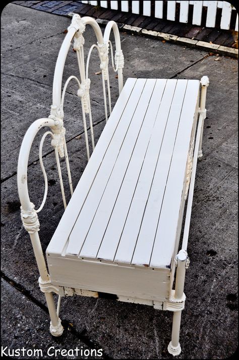 Custom bench made from old wrough iron headboard, footboard and bed frame. Metal Headboards, Bed Frame Bench, Iron Headboard, Old Bed Frames, Headboard Benches, Custom Bench, Furniture Upcycle, Patio Benches, Iron Bed Frame