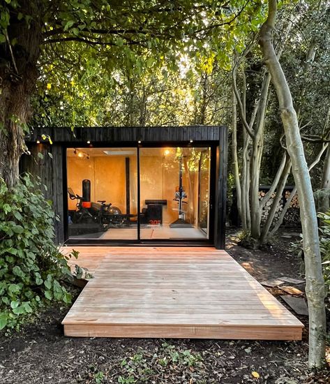 Ranges - OKOPOD Outdoor Office And Gym, Modern Garden Office, Gym Garden Room, Black Garden Room, Garden Gym Room, Small Garden Gym, Garden Room Gym, Garden Cabin Ideas, Garden Gym Ideas