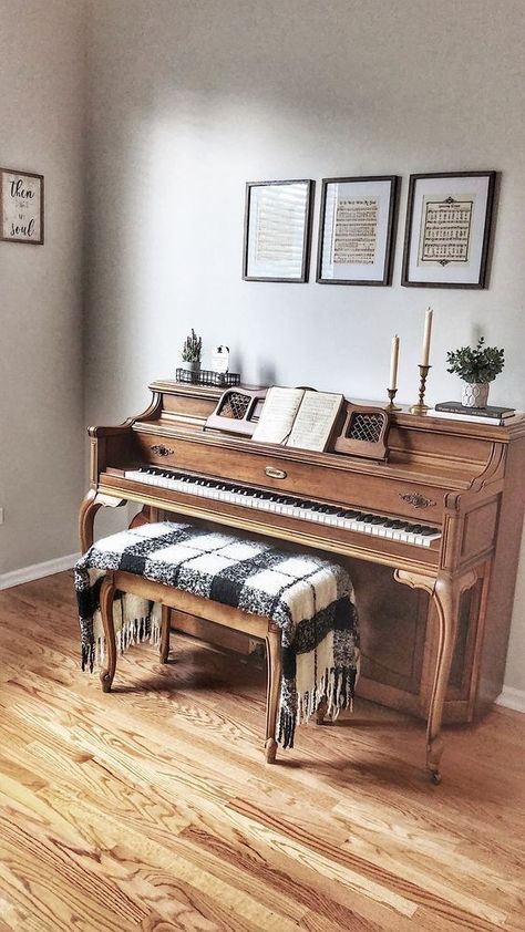 Piano Room Decor, Piano Living Rooms, Piano Decor, Piano Room, Country House Decor, The Piano, Front Room, Home Decor Inspiration, Cozy House