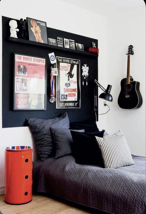 12 Modern Teen Boy Bedroom Ideas That He'll Love Modern Teen Boy Bedroom, Teenager Room, Black And White Bedroom, Teenager Bedroom Boy, Teenage Boy Room, Teen Boy Room, Boy Bedroom Design, Teenage Room, Teen Boy Bedroom