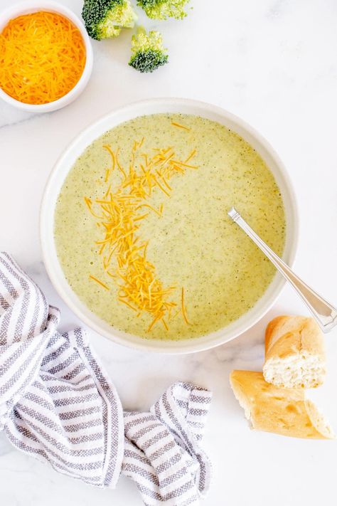 This simple recipe shows you how to make an easy, healthy, old fashioned cream of broccoli soup, with or without cheese in it. Easy Broccoli Soup, Broccoli Soup Healthy, Cream Of Broccoli, Cream Of Broccoli Soup, Broccoli Soup Recipes, Kidney Friendly Foods, Easy Steak, Easy Cream, Broccoli Soup