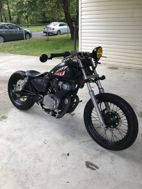 Custom Bobber Motorcycle, Moto Bobber, Cb 250 Twister, Motos Bobber, Honda Bobber, Custom Motorcycle Paint Jobs, Custom Motorcycles Bobber, Bobber Custom, Chopper Bobber