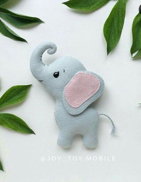 Felt Elephant Pattern, Diy Plush Toys, Felt Toys Patterns, Felt Animal Patterns, Soft Toy Patterns, Felt Crafts Diy, Felt Mobile, Diy Nursery, Baby Themes