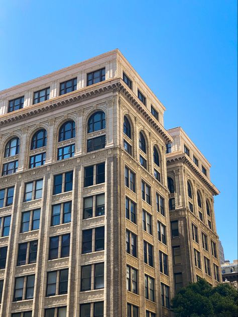 Gray Brick Exterior, Classical Exterior Design, Window Animation, Penthouse Exterior, Penthouse Building, Apartment Windows, Federal Architecture, Fancy Apartment, San Francisco Architecture