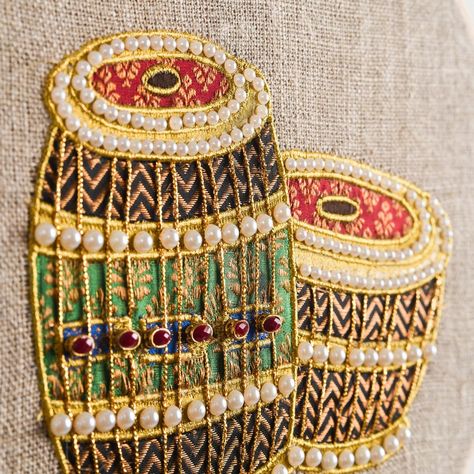 Simpal Blouse Hand Work, Aari Motif, Music Embroidery, Royal Embroidery, Instrument Wall, Woolen Craft, Music Project, Indian Illustration, Embroidery Hoop Wall