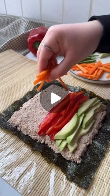 Lazy Keto Recipes, Sushi Mat, Tuna Fillet, Drunken Noodles, Lazy Keto, Burritos Recipe, Fresh Cheese, Eat Better, Keto Transformation